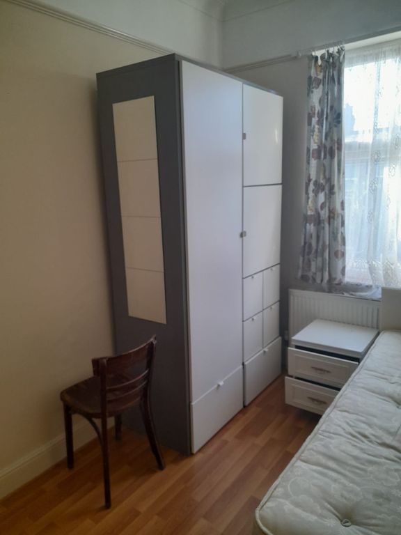 Property photo 2 of 8