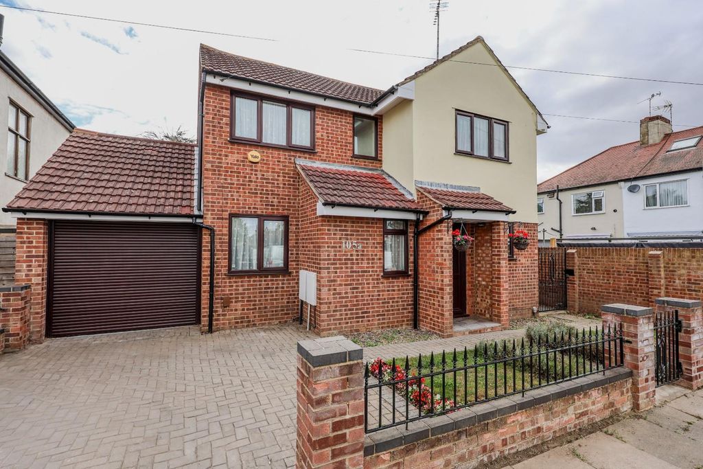Property photo 1 of 18