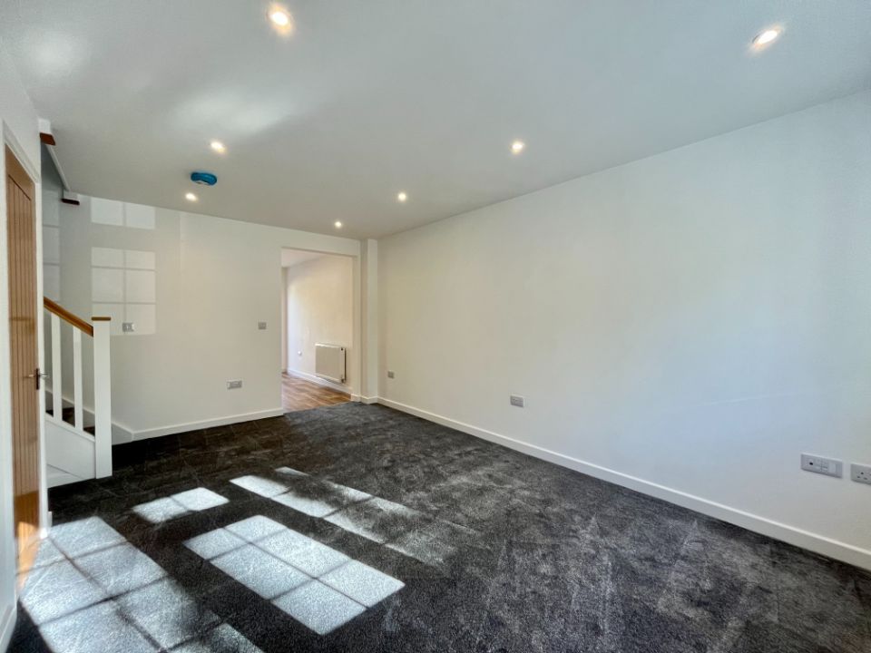 Property photo 3 of 11 3