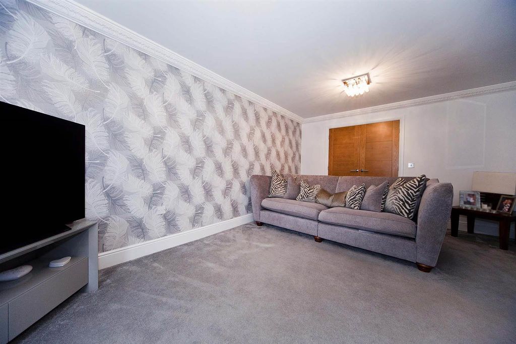 Property photo 3 of 35