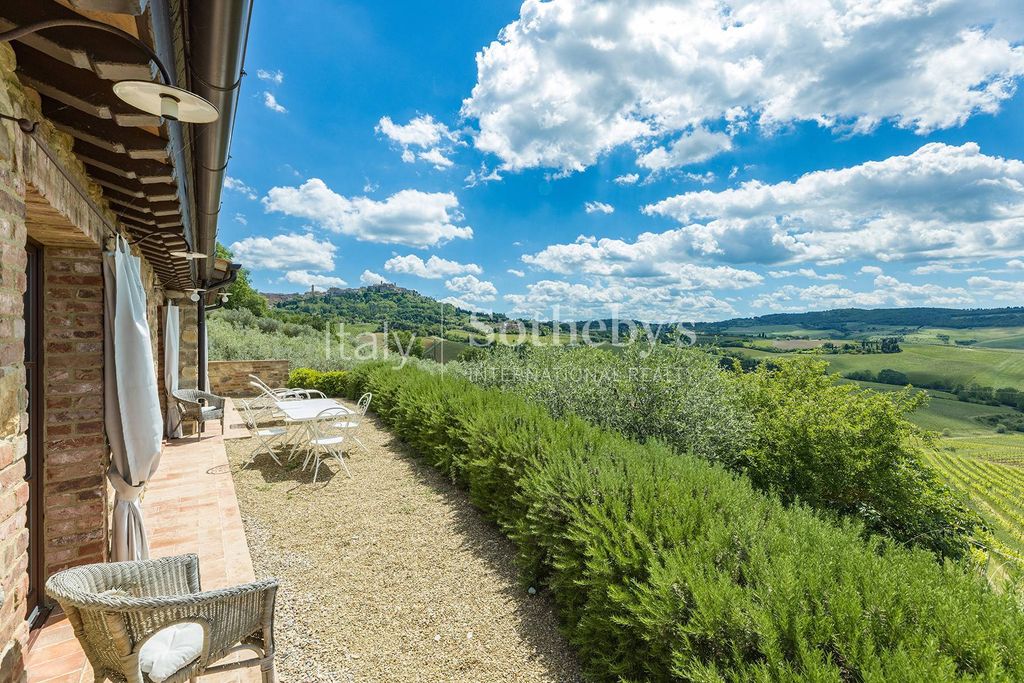 Property photo 2 of 34