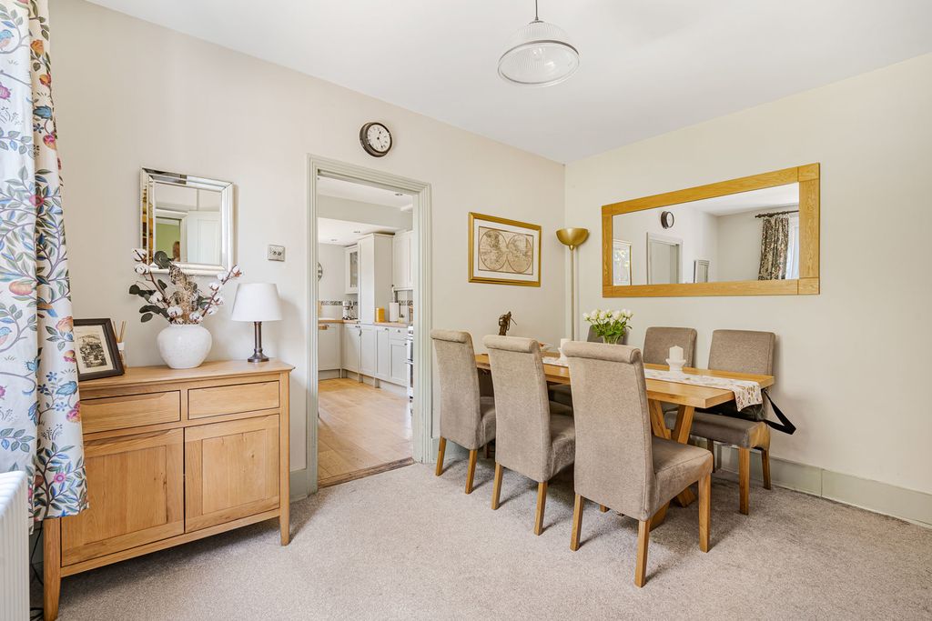 Property photo 3 of 11 8_80823