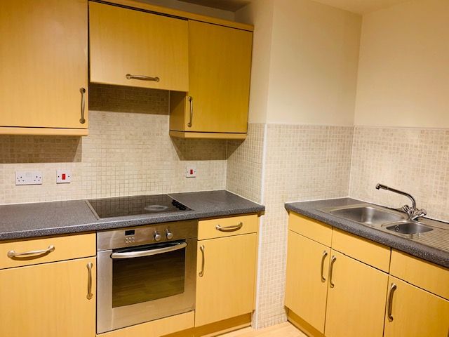 Property photo 3 of 9 Kitchen