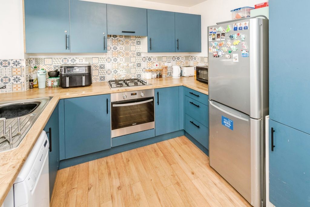 Property photo 3 of 14 Photo