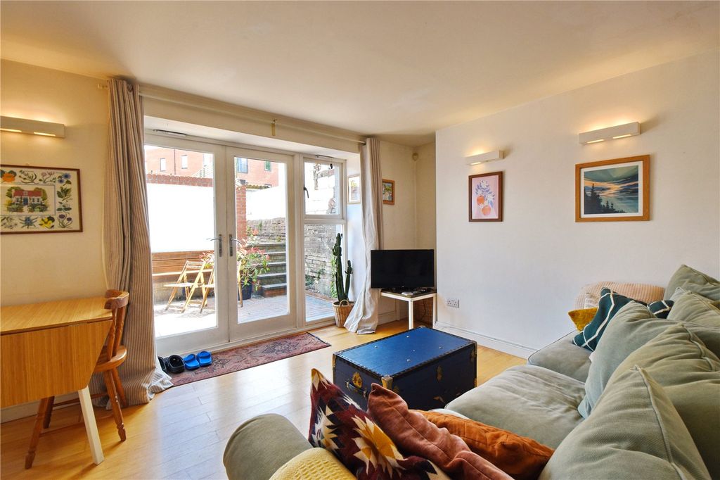 Property photo 3 of 15 Picture No. 09