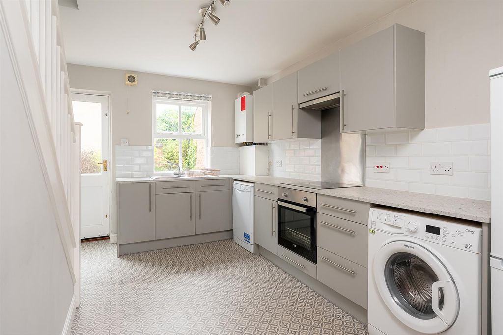 Property photo 2 of 12 Kitchen