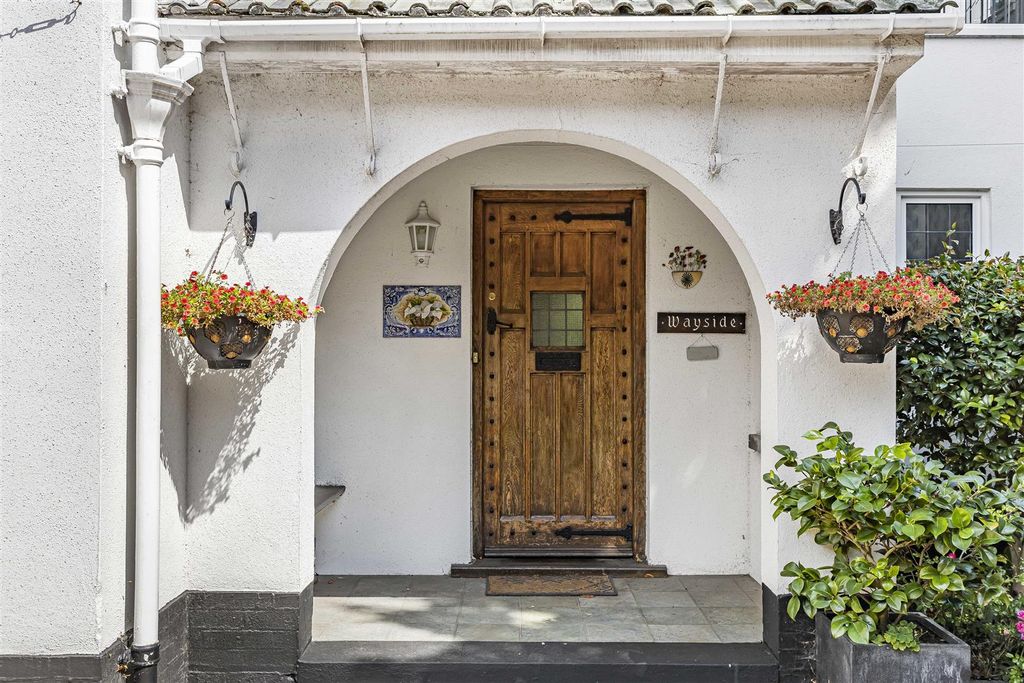 Property photo 3 of 27 40_36496.Jpg