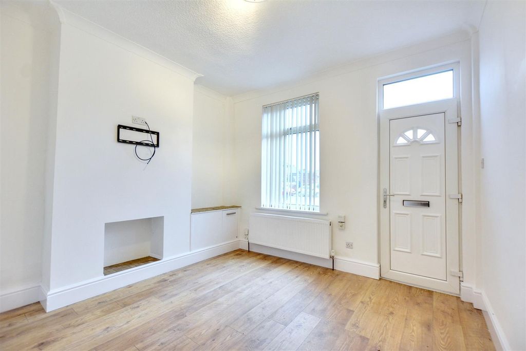 Property photo 2 of 10 Hal 2.Jpg