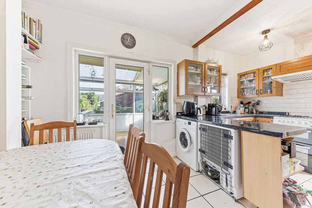 Property photo 3 of 10 Dining