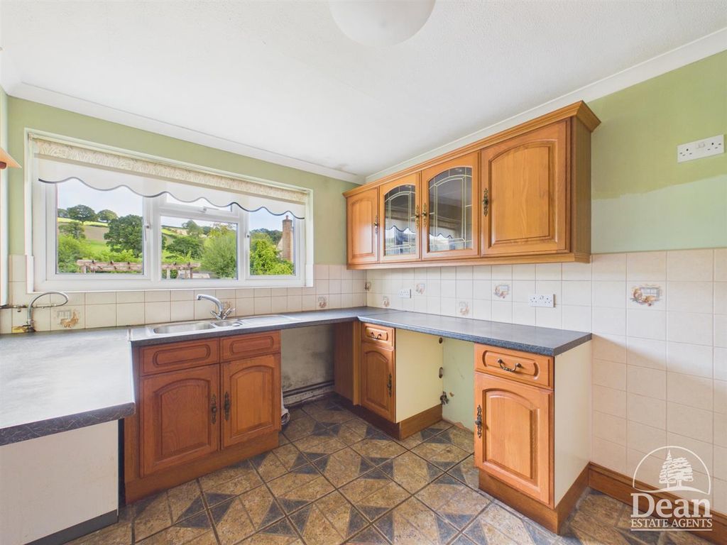 Property photo 3 of 37