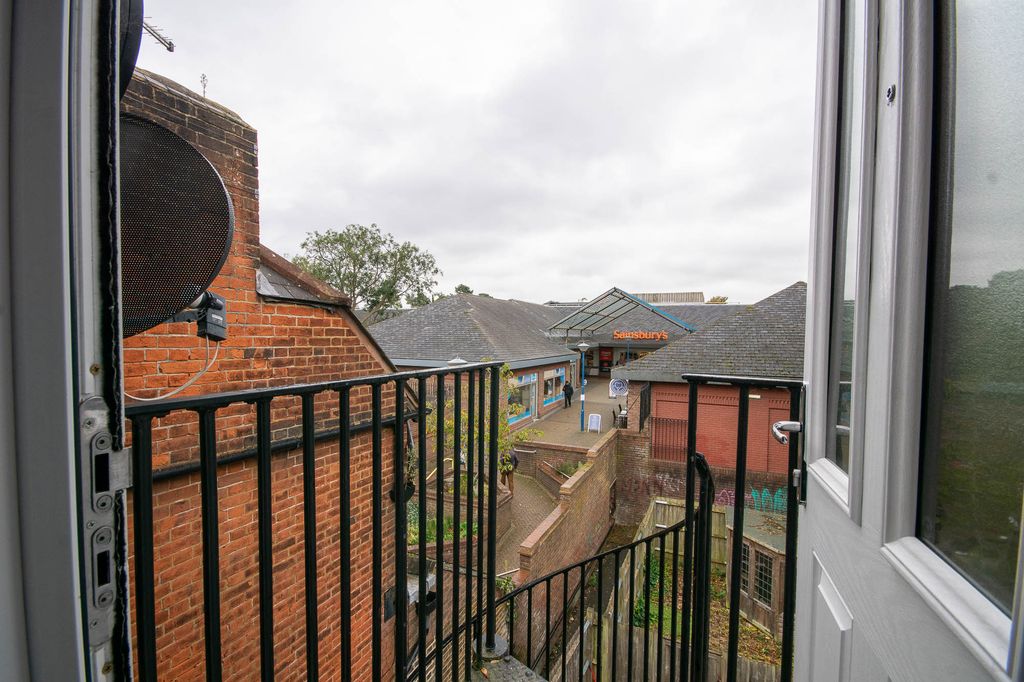 Property photo 3 of 12 Dsc02161