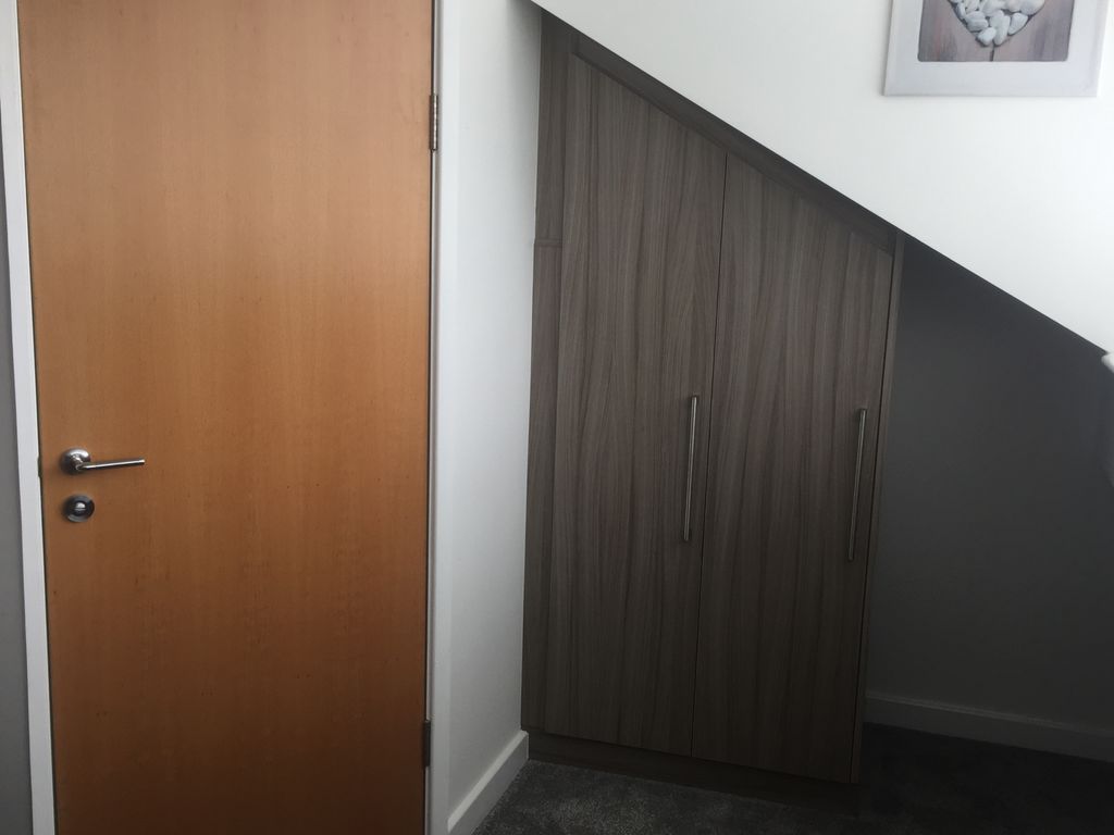 Property photo 2 of 25