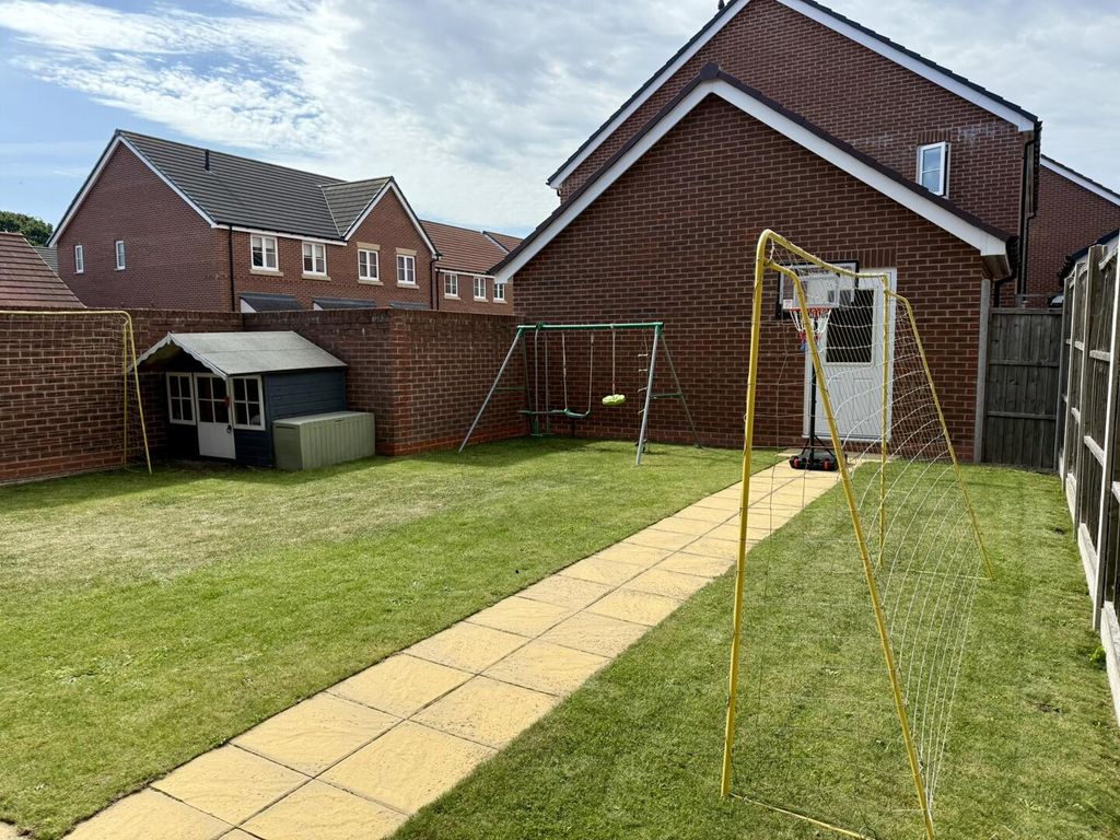 Property photo 3 of 28 Rear Garden