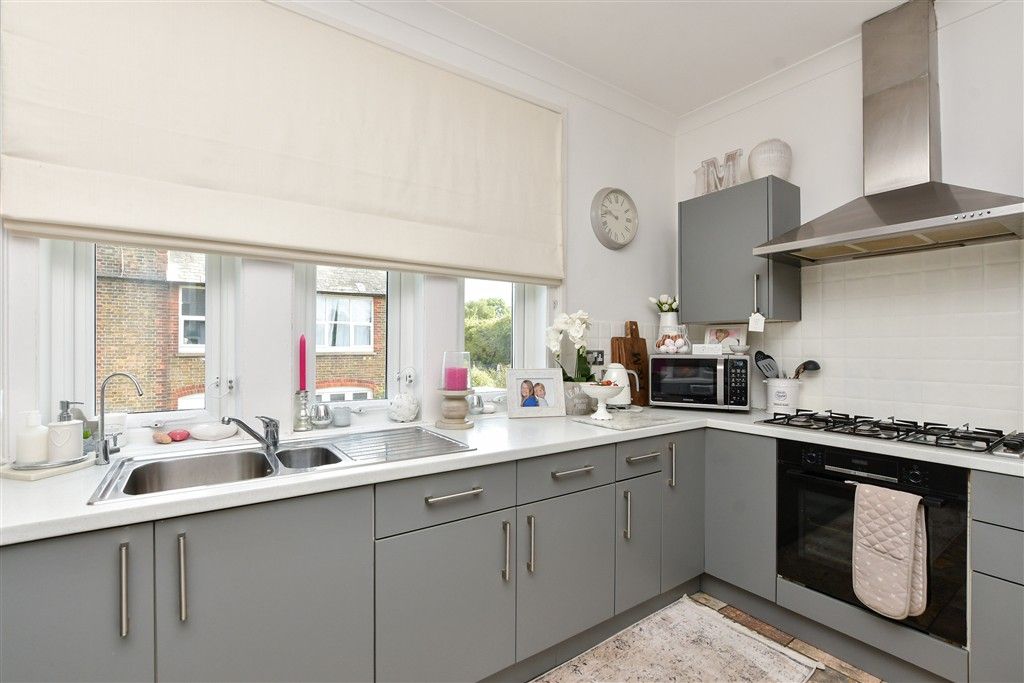 Property photo 3 of 13 Kitchen