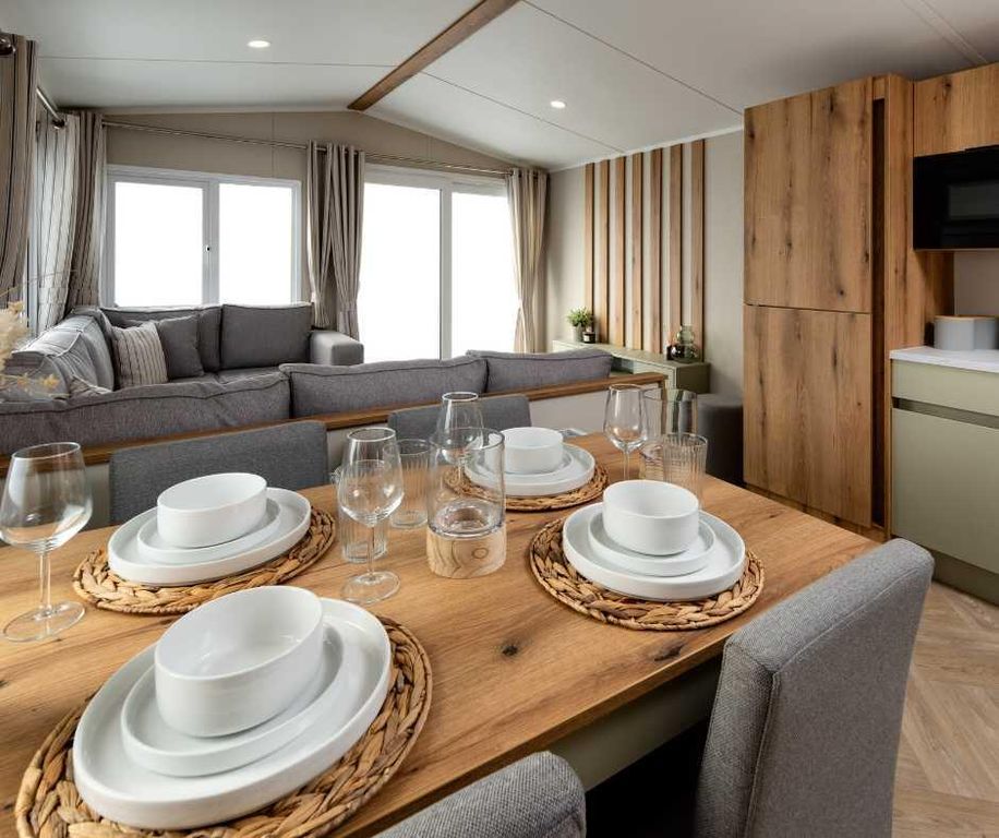 Property photo 1 of 6 Dining Room