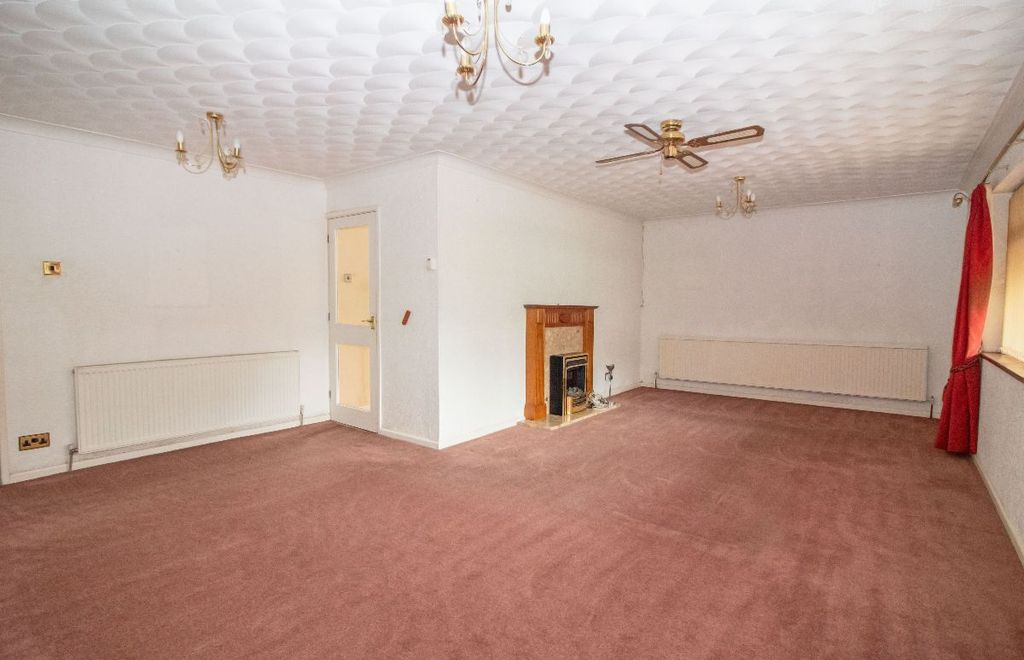 Property photo 2 of 21