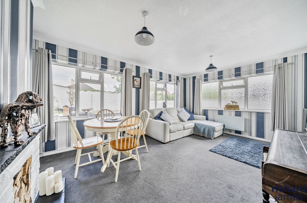 Property photo 3 of 11 Ea978673275d45379202A6Dcd36Ade85
