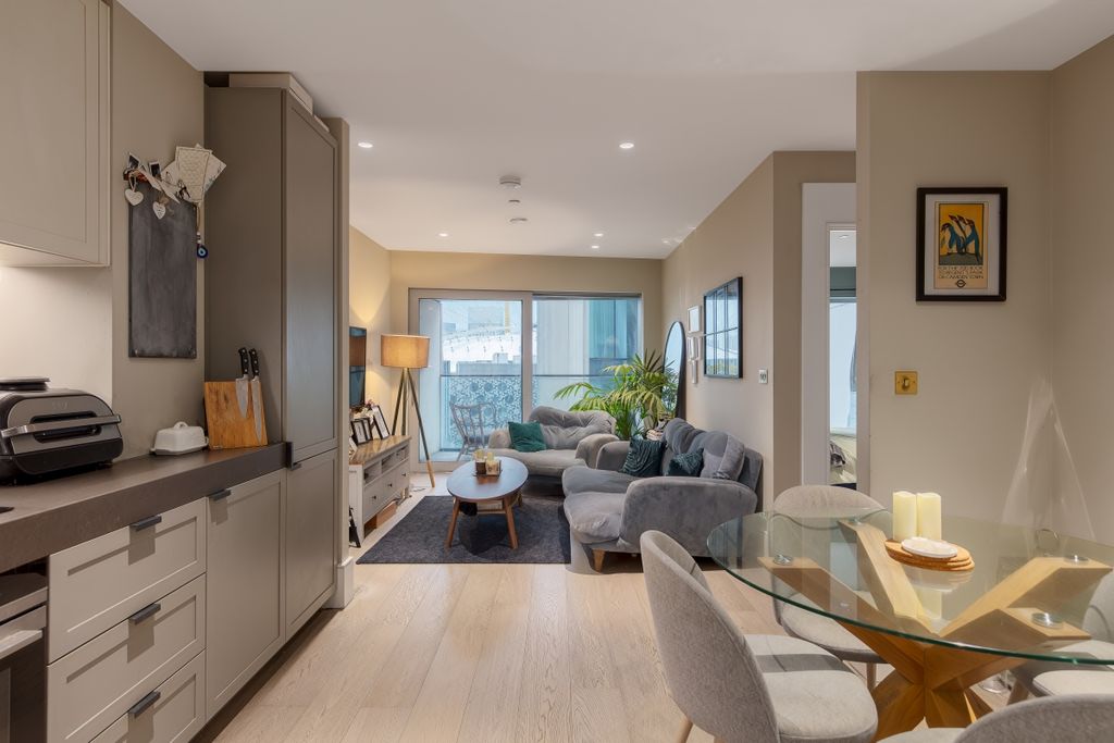 Property photo 2 of 18 094A2418-Edit