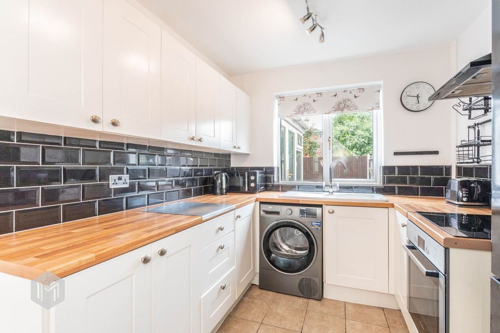 Property photo 3 of 42