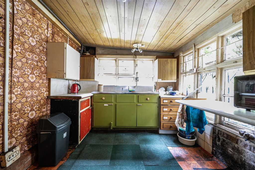 Property photo 3 of 20 1462755-13-6A0B19B15d2Db.Jpg