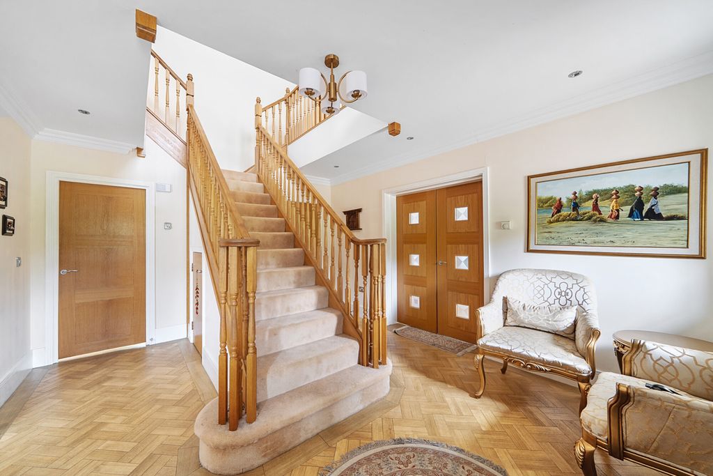 Property photo 3 of 23 1333472-1-6890B98...