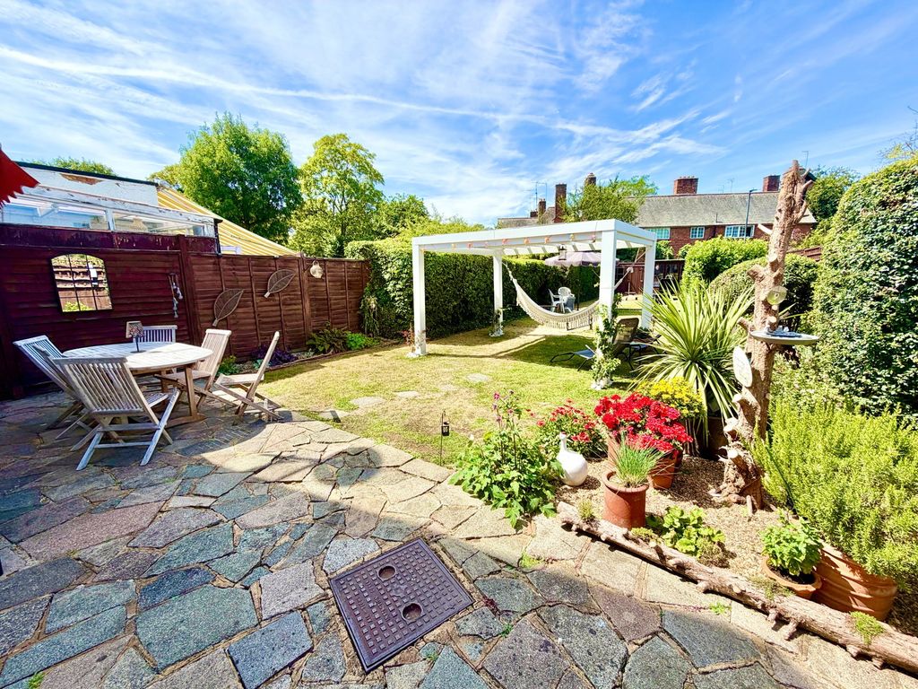 Property photo 2 of 20