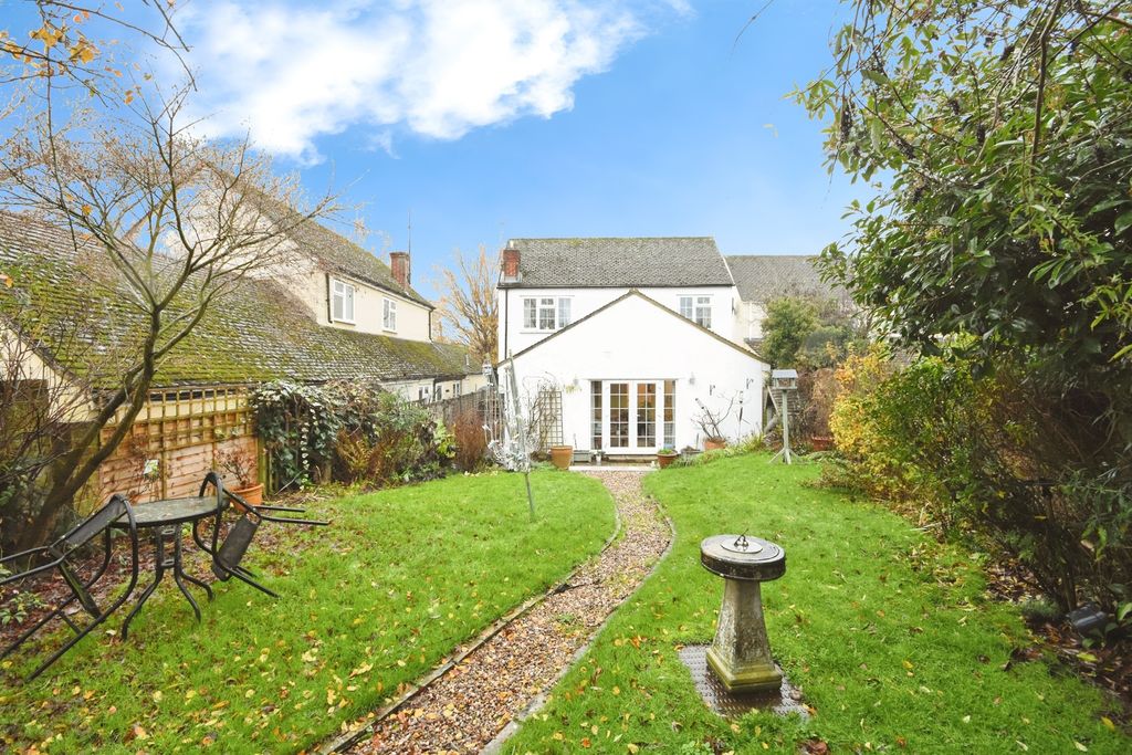 Property photo 2 of 25