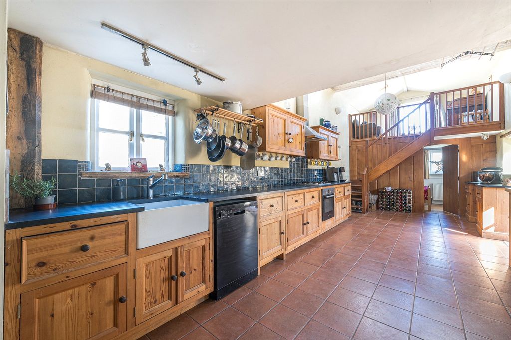 Property photo 2 of 35 Picture No. 36