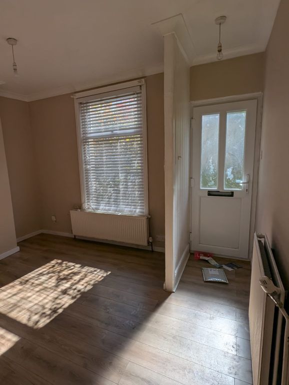 Property photo 2 of 7 Photo 5