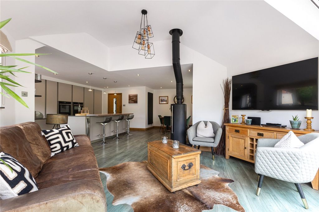 Additional image 6 of 6 bed detached house for saleUllington, Evesham, Worcestershire WR11