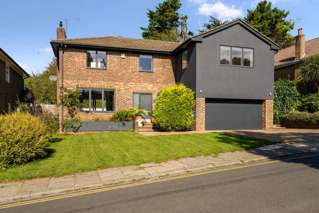 Property photo 1 of 25