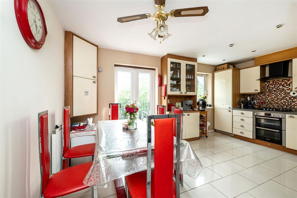 Property photo 3 of 15 Dining