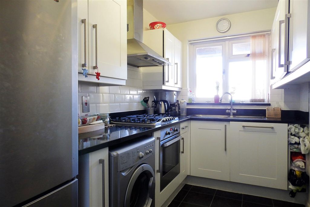 Property photo 3 of 5 Pc190009.Jpg