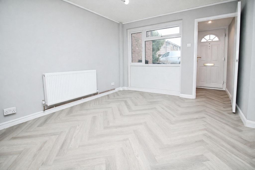 Property photo 2 of 12 Df603765-1F98-4Cee-8375-E8Bb3E94d6B9.Png