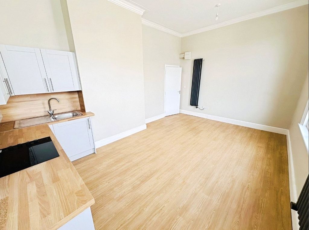 Property photo 3 of 6 Picture No. 02