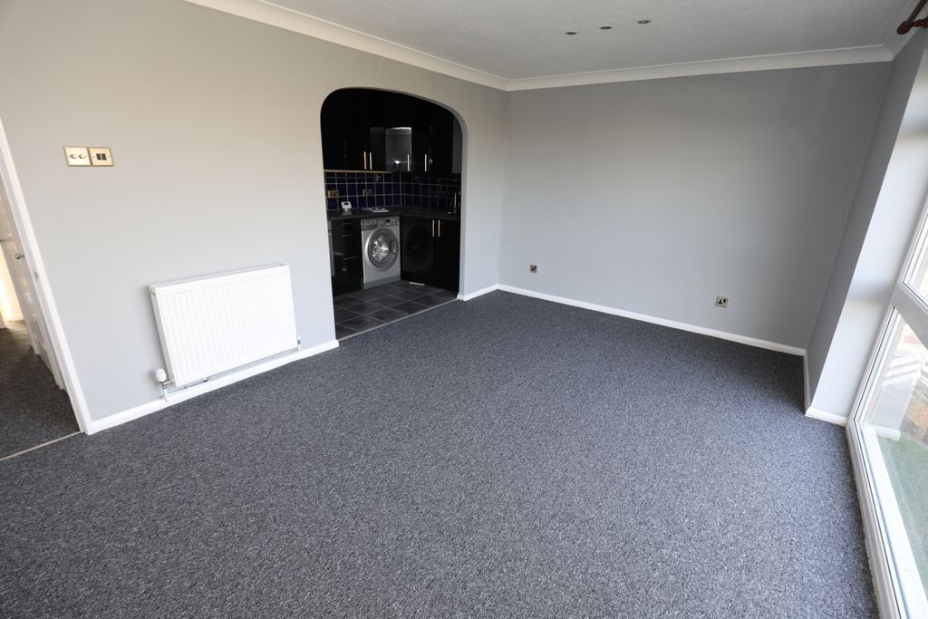 Property photo 3 of 6 8E0A9107