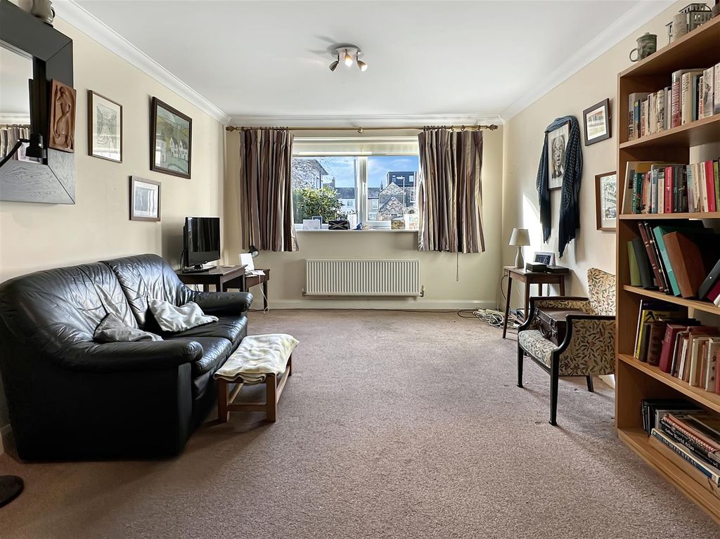 Property photo 2 of 12 Img (4).Jpg