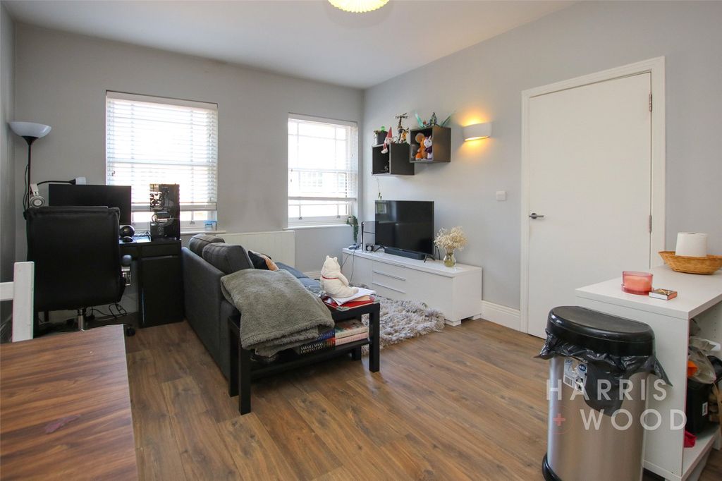 Property photo 2 of 8 Picture No. 68