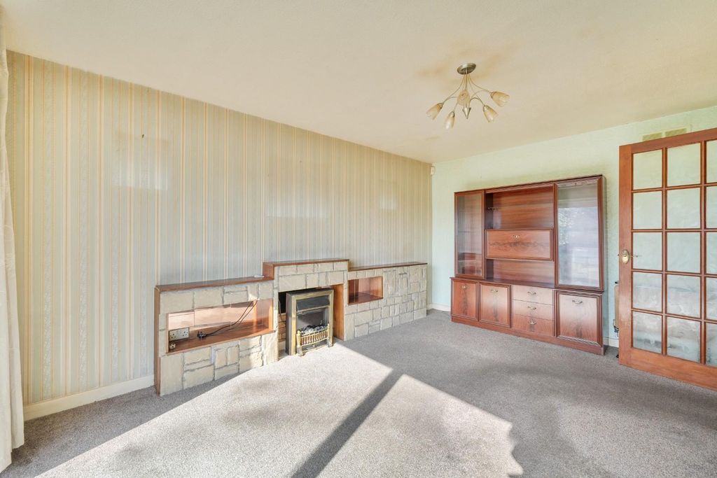 Property photo 3 of 15 1446764-13-69E8A41c3F91E.Jpg