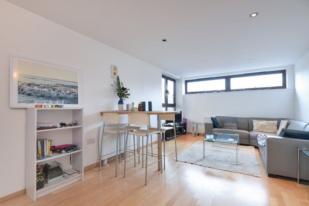 Property photo 3 of 12 252478 (2)