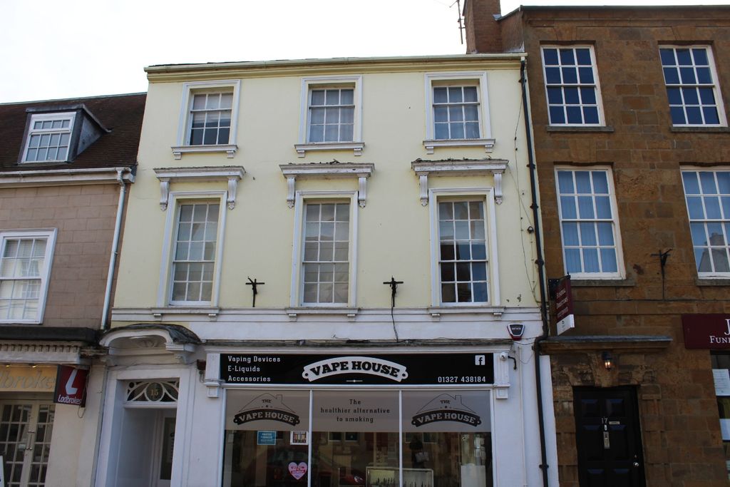 Property photo 1 of 10 High Street