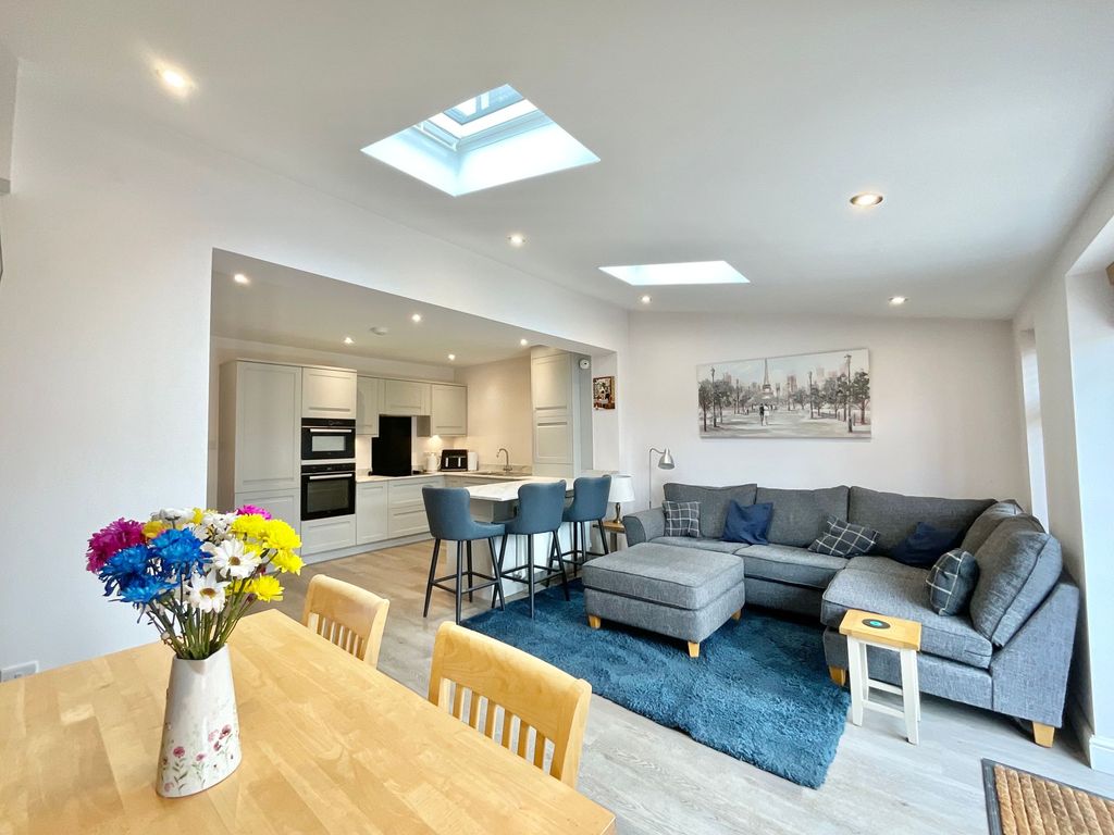 Property photo 3 of 21