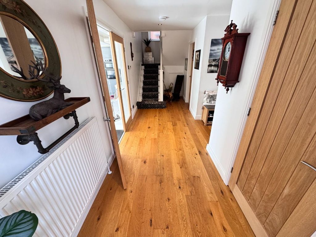 Property photo 3 of 36 Hall