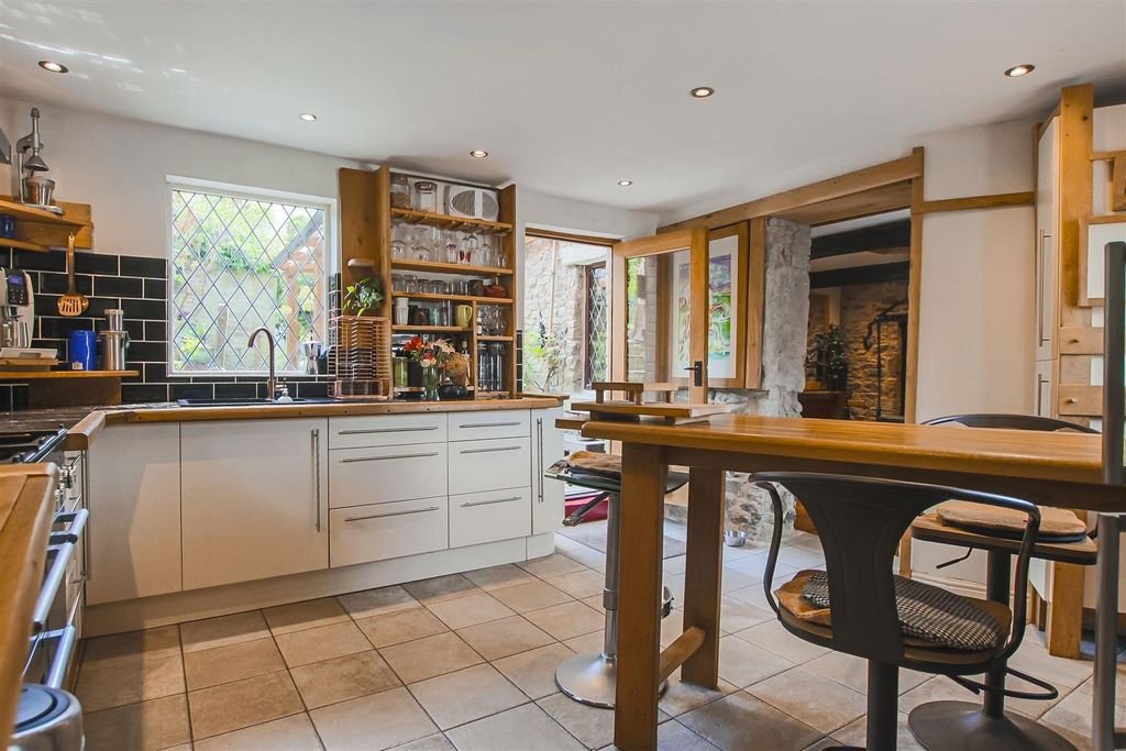Property photo 2 of 28 25.Jpg