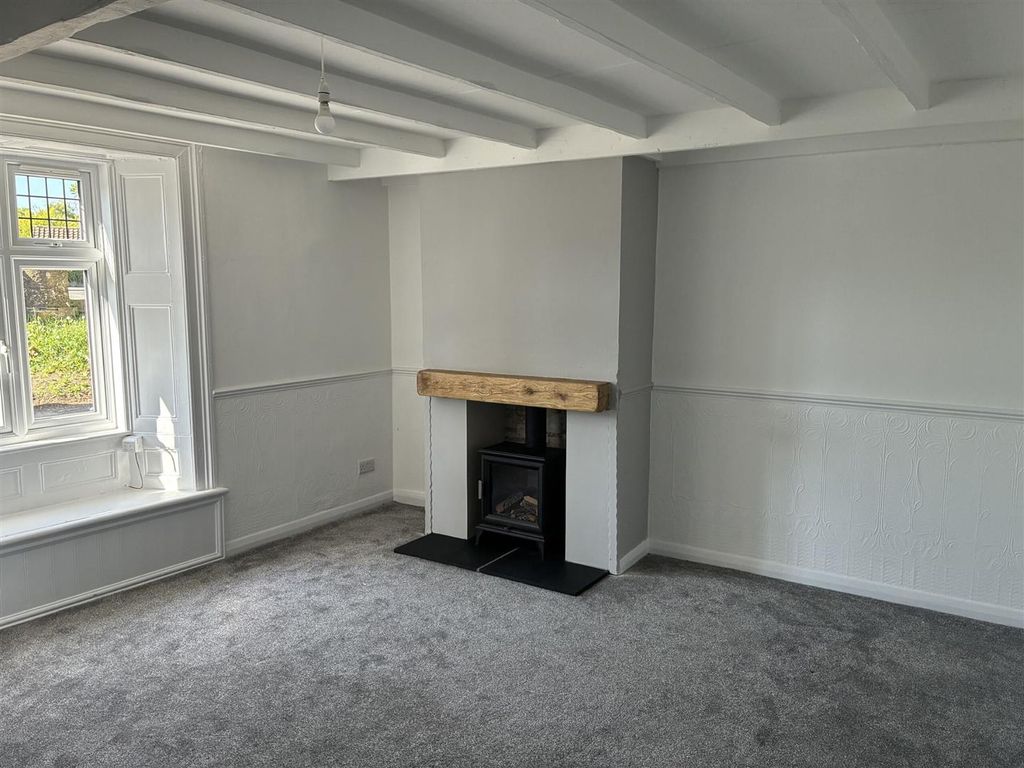 Property photo 2 of 15 c596E99d-B529-445F-Bbe4-2F0d3Be856d7.Jpg