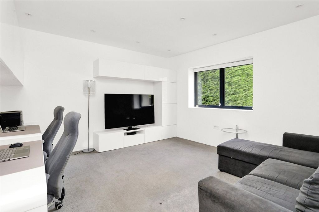 Property photo 3 of 10 Picture No. 08