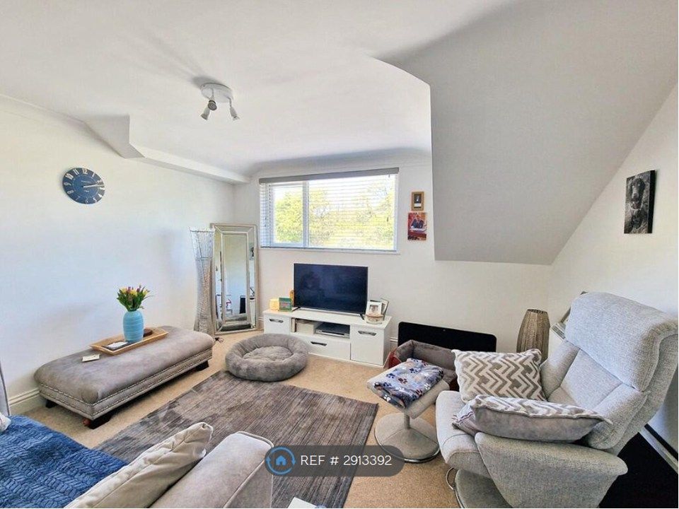 Property photo 2 of 17