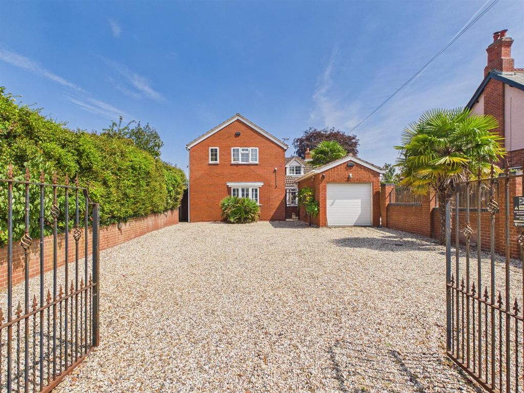 Property photo 1 of 28