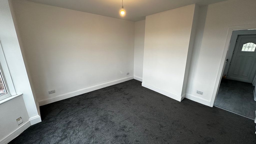 Property photo 2 of 12 Image