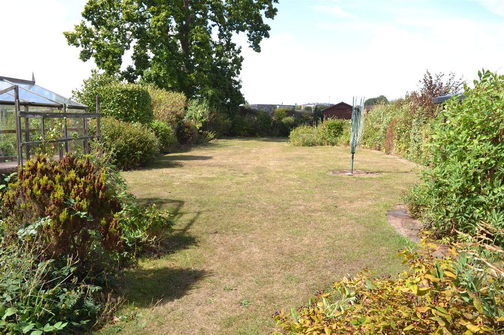 Property photo 2 of 13